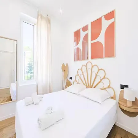 Splendide Neuf Au Port De 尼斯