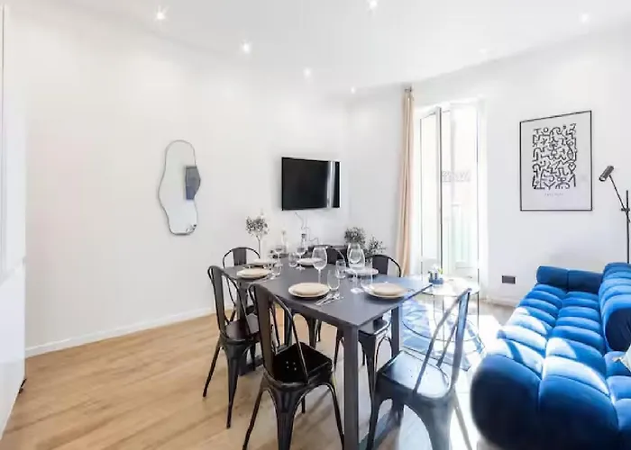 Splendide Neuf Au Port De *