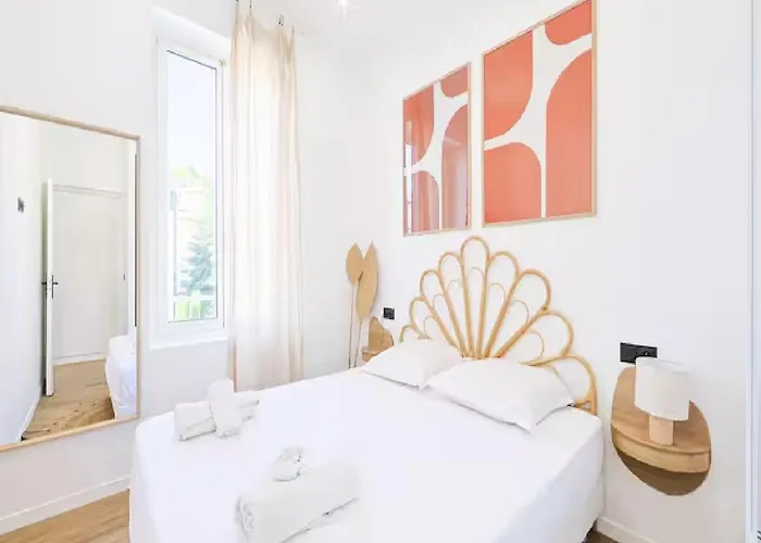 Splendide Neuf Au Port De Nizza